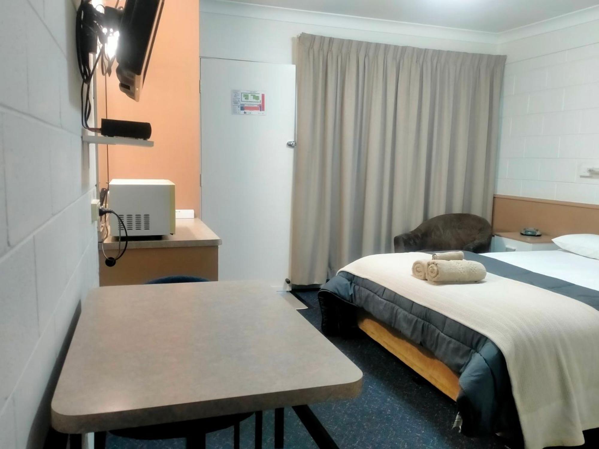 Oakey Motel Екстер'єр фото
