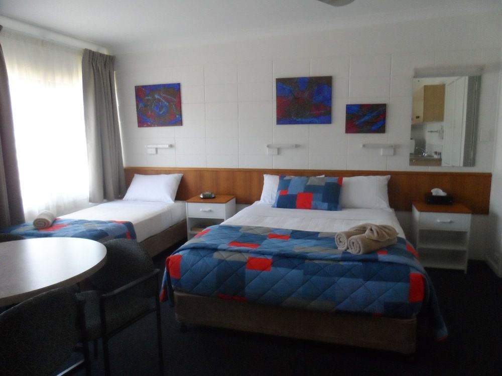 Oakey Motel Екстер'єр фото