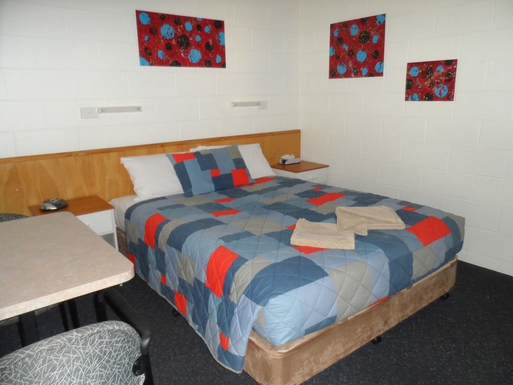Oakey Motel Екстер'єр фото