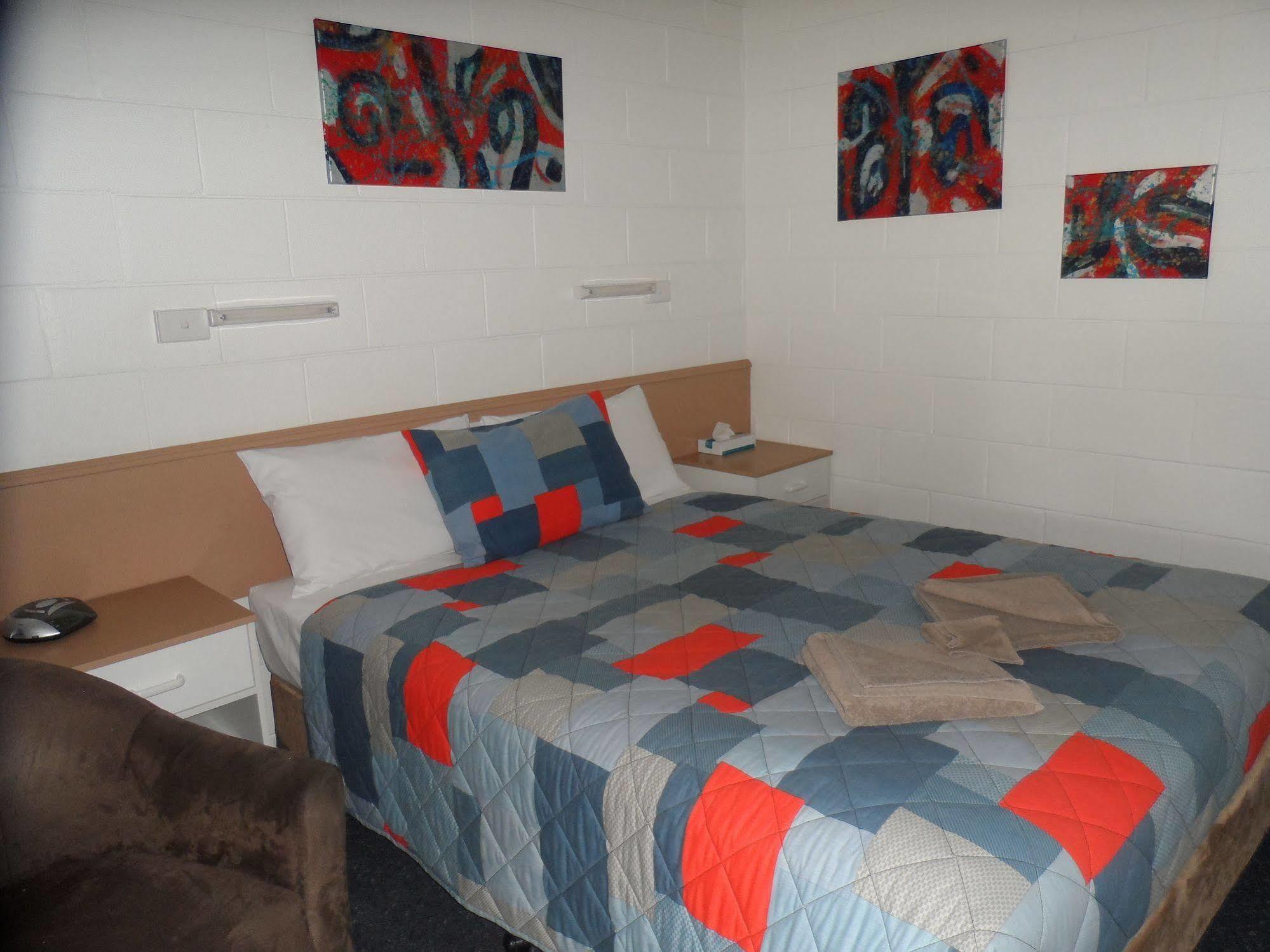 Oakey Motel Екстер'єр фото