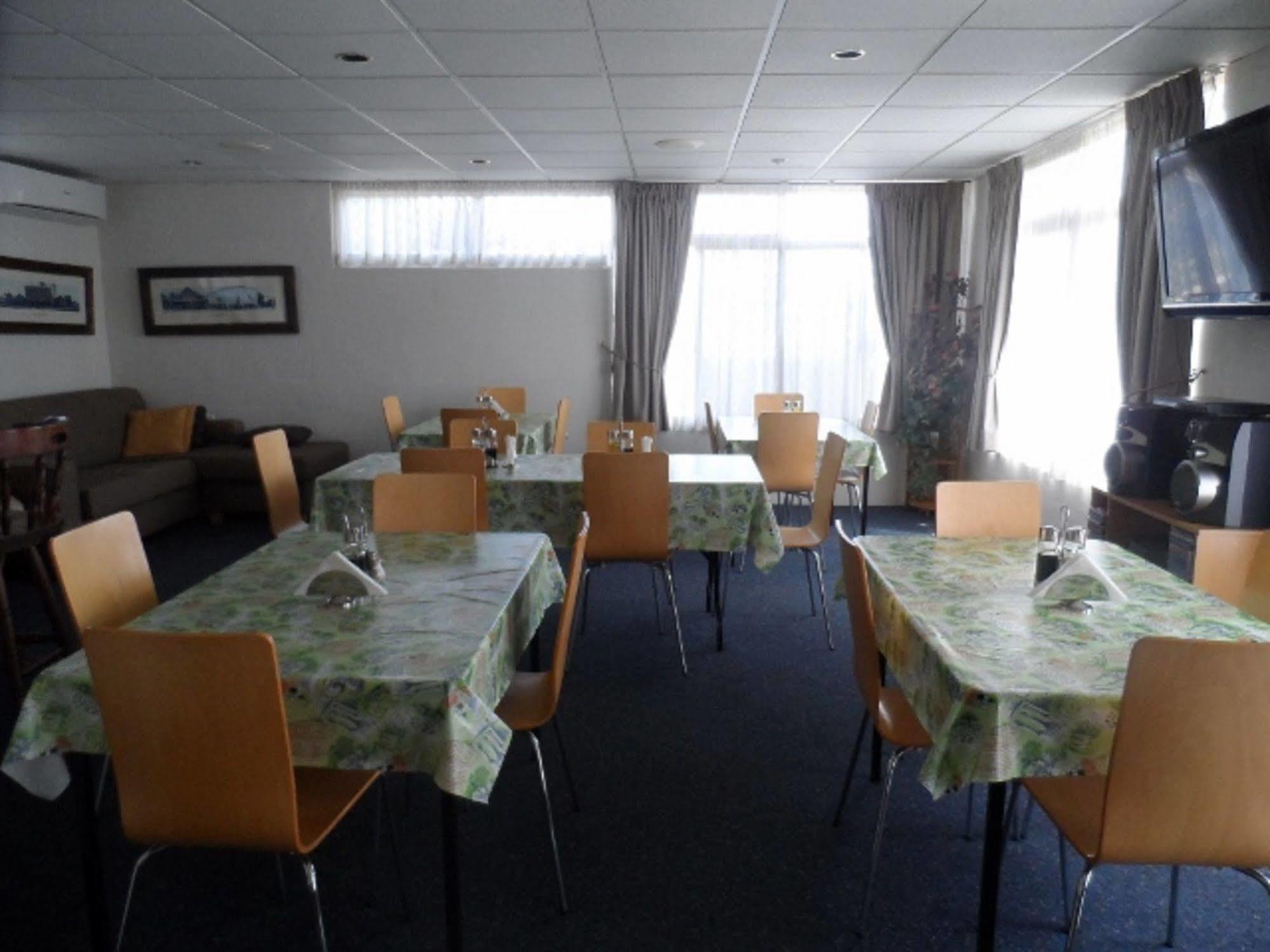Oakey Motel Екстер'єр фото